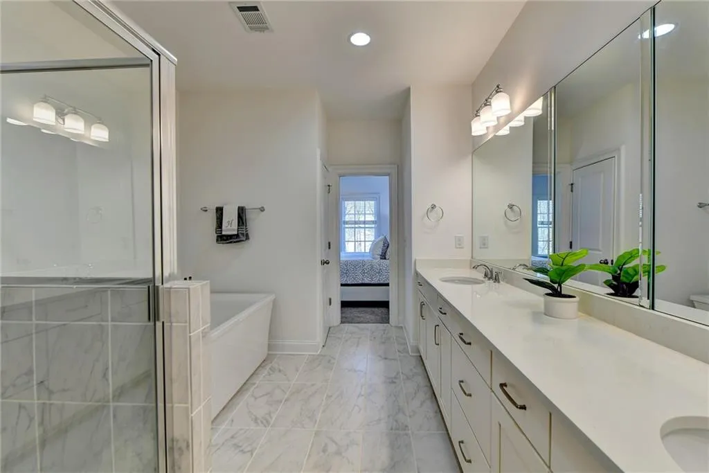 6414 Radiant Trace, Atlanta, Georgia 30328, 4 Bedrooms Bedrooms, ,4 BathroomsBathrooms,Residential,Sold,6414 Radiant Trace,7172219