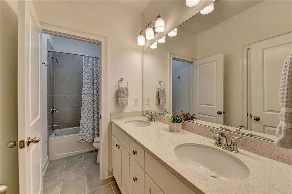 6414 Radiant Trace, Atlanta, Georgia 30328, 4 Bedrooms Bedrooms, ,4 BathroomsBathrooms,Residential,Sold,6414 Radiant Trace,7172219