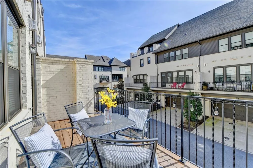 6414 Radiant Trace, Atlanta, Georgia 30328, 4 Bedrooms Bedrooms, ,4 BathroomsBathrooms,Residential,Sold,6414 Radiant Trace,7172219