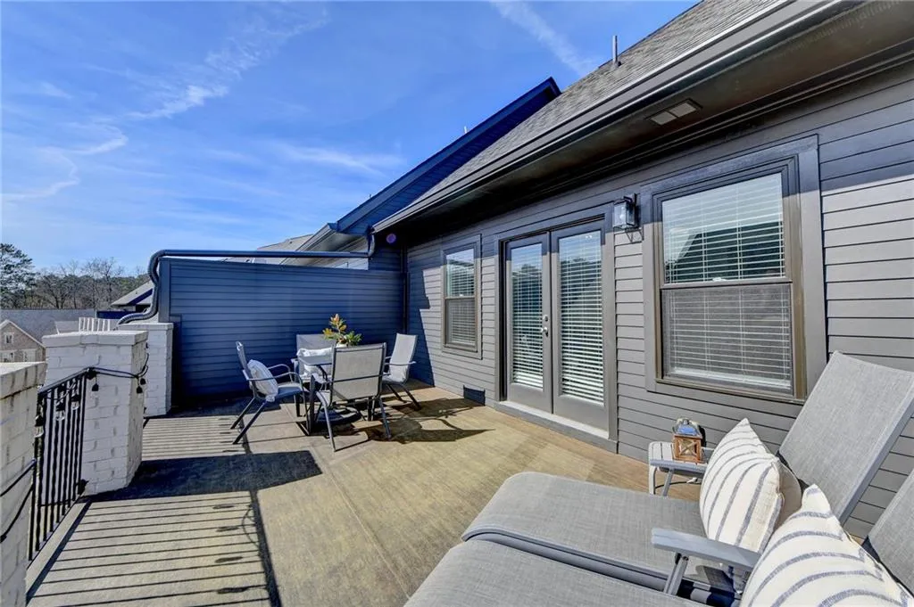 6414 Radiant Trace, Atlanta, Georgia 30328, 4 Bedrooms Bedrooms, ,4 BathroomsBathrooms,Residential,Sold,6414 Radiant Trace,7172219