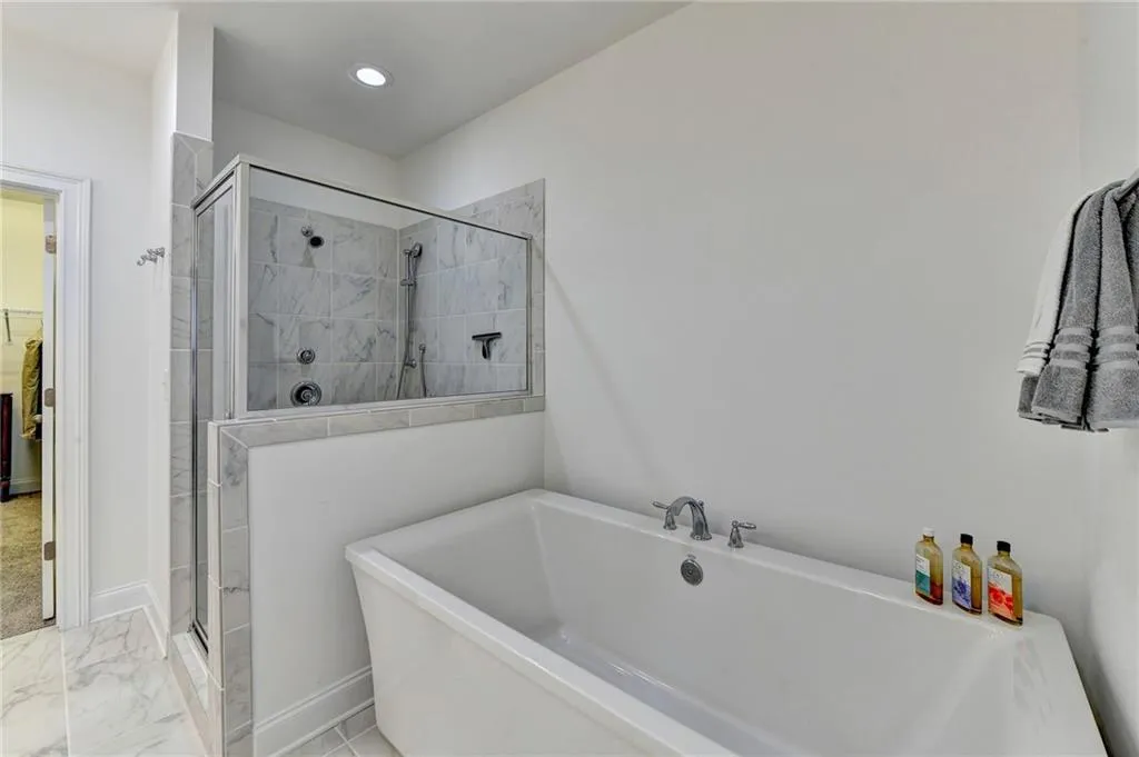 6414 Radiant Trace, Atlanta, Georgia 30328, 4 Bedrooms Bedrooms, ,4 BathroomsBathrooms,Residential,Sold,6414 Radiant Trace,7172219