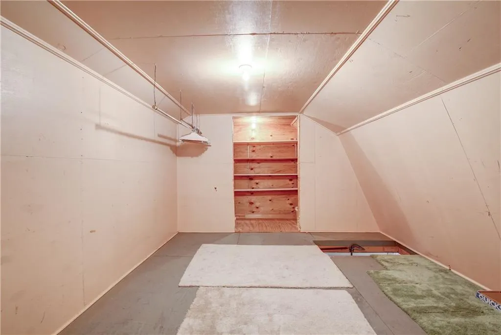6700 Roswell Road Unit 6c, Sandy Springs, Georgia 30328, 3 Bedrooms Bedrooms, ,2 BathroomsBathrooms,Residential,Sold,6700 Roswell Road Unit 6c,5766925