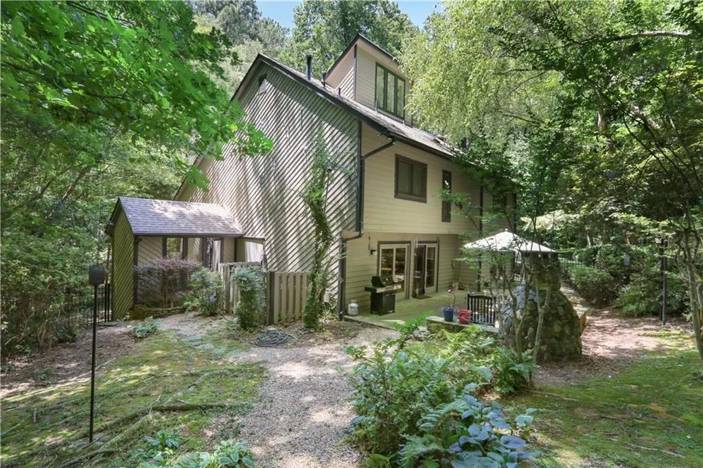 5455 Idlewood Lane Nw, Atlanta, Georgia 30327, 4 Bedrooms Bedrooms, ,2 BathroomsBathrooms,Residential,Sold,5455 Idlewood Lane Nw,7081653