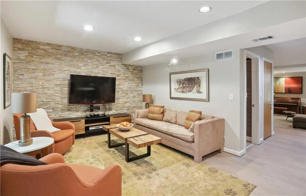 5455 Idlewood Lane Nw, Atlanta, Georgia 30327, 4 Bedrooms Bedrooms, ,2 BathroomsBathrooms,Residential,Sold,5455 Idlewood Lane Nw,7081653