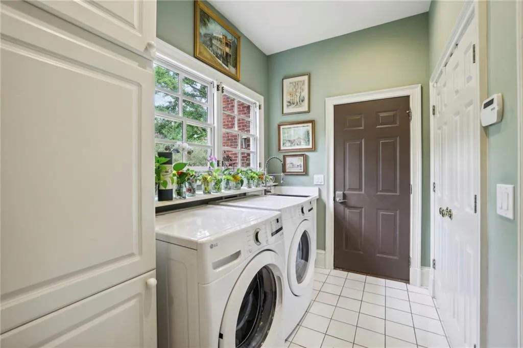 510 Telford Place, Atlanta, Georgia 30342, 4 Bedrooms Bedrooms, ,4 BathroomsBathrooms,Residential,Sold,510 Telford Place,7448081