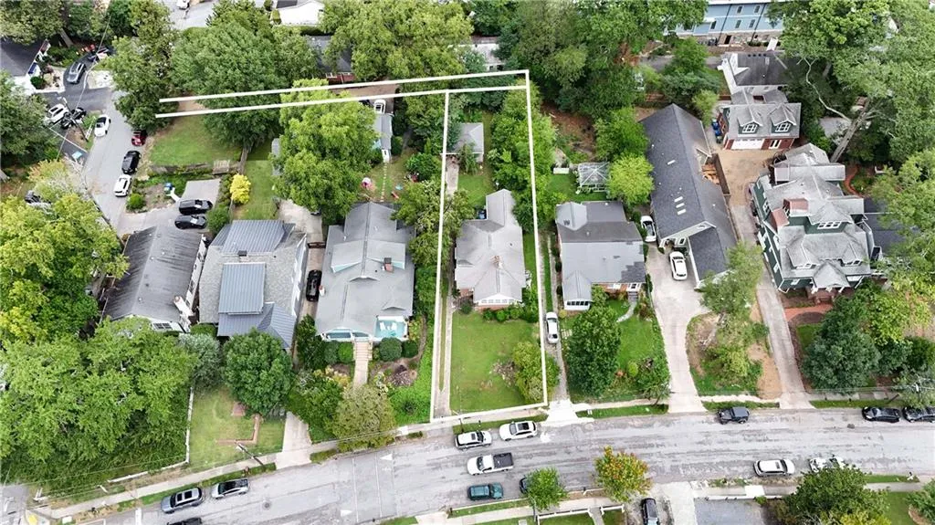 366 Peachtree Avenue Ne, Atlanta, Georgia 30305, 2 Bedrooms Bedrooms, ,1 BathroomBathrooms,Residential,For Sale,366 Peachtree Avenue Ne,7638405