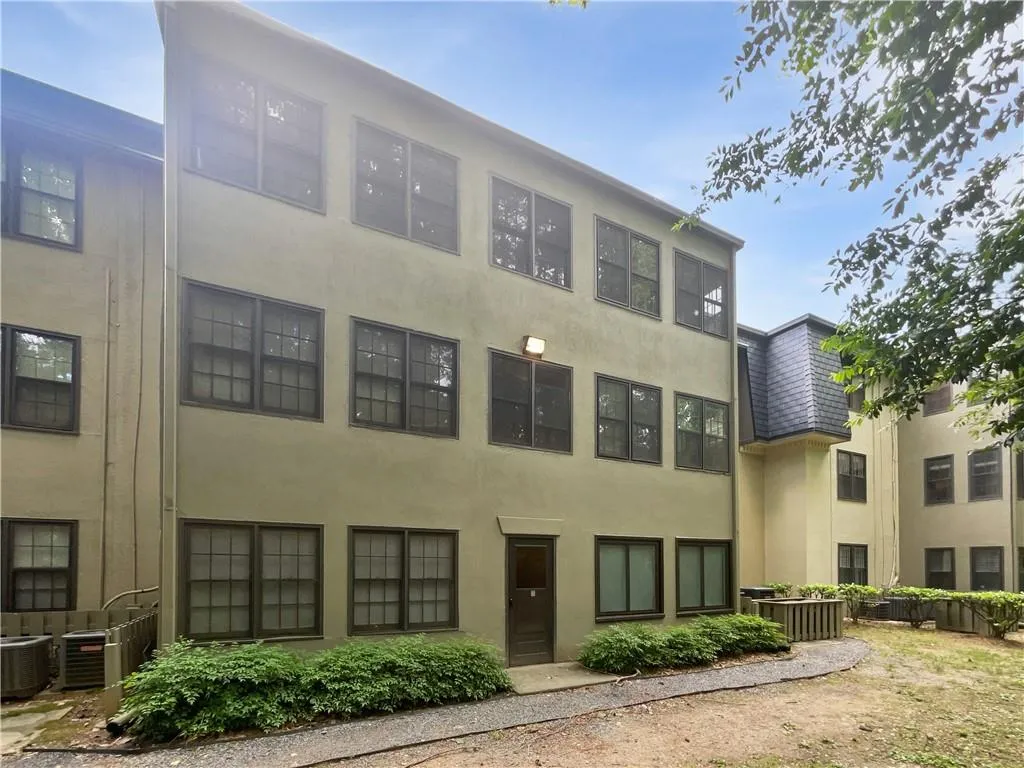 53 Monet Court Nw, Atlanta, Georgia 30327, 1 Bedroom Bedrooms, ,1 BathroomBathrooms,Residential,For Sale,53 Monet Court Nw,7575831