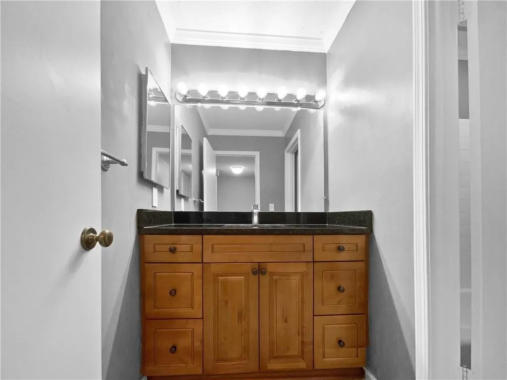 53 Monet Court Nw, Atlanta, Georgia 30327, 1 Bedroom Bedrooms, ,1 BathroomBathrooms,Residential,For Sale,53 Monet Court Nw,7575831
