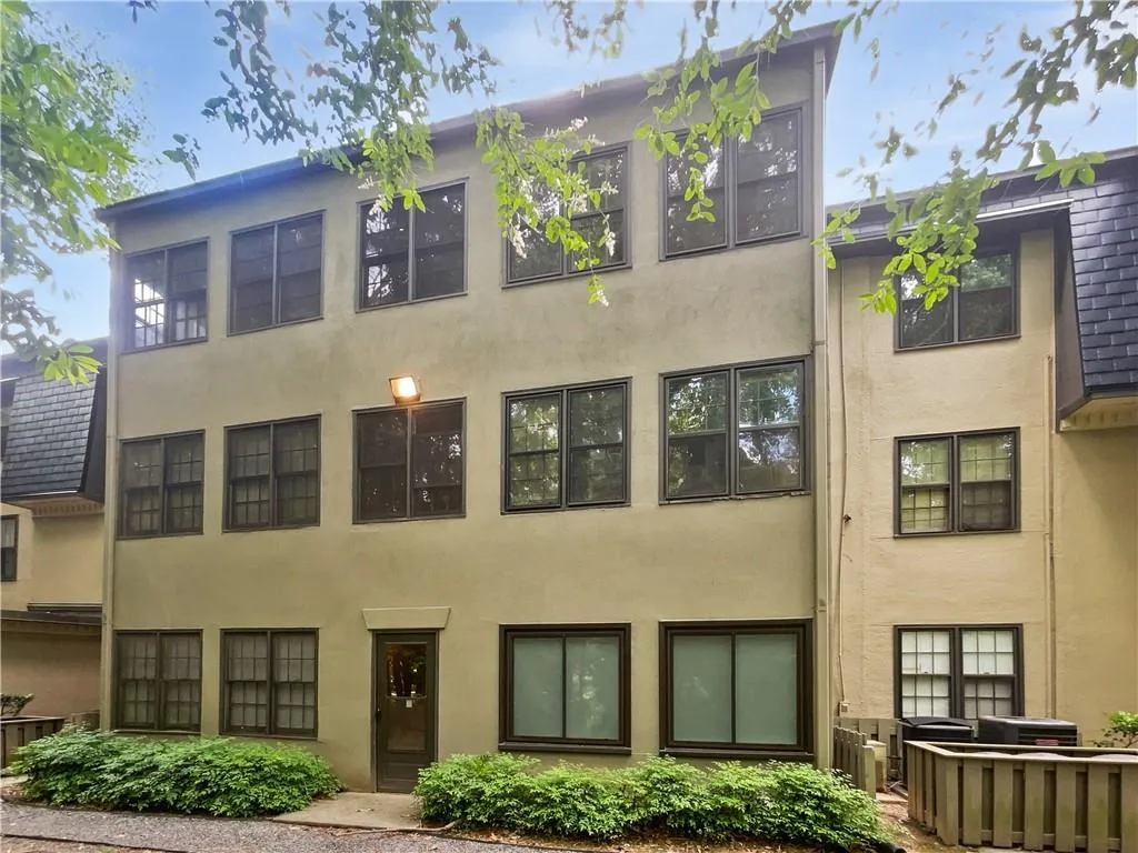 53 Monet Court Nw, Atlanta, Georgia 30327, 1 Bedroom Bedrooms, ,1 BathroomBathrooms,Residential,For Sale,53 Monet Court Nw,7575831