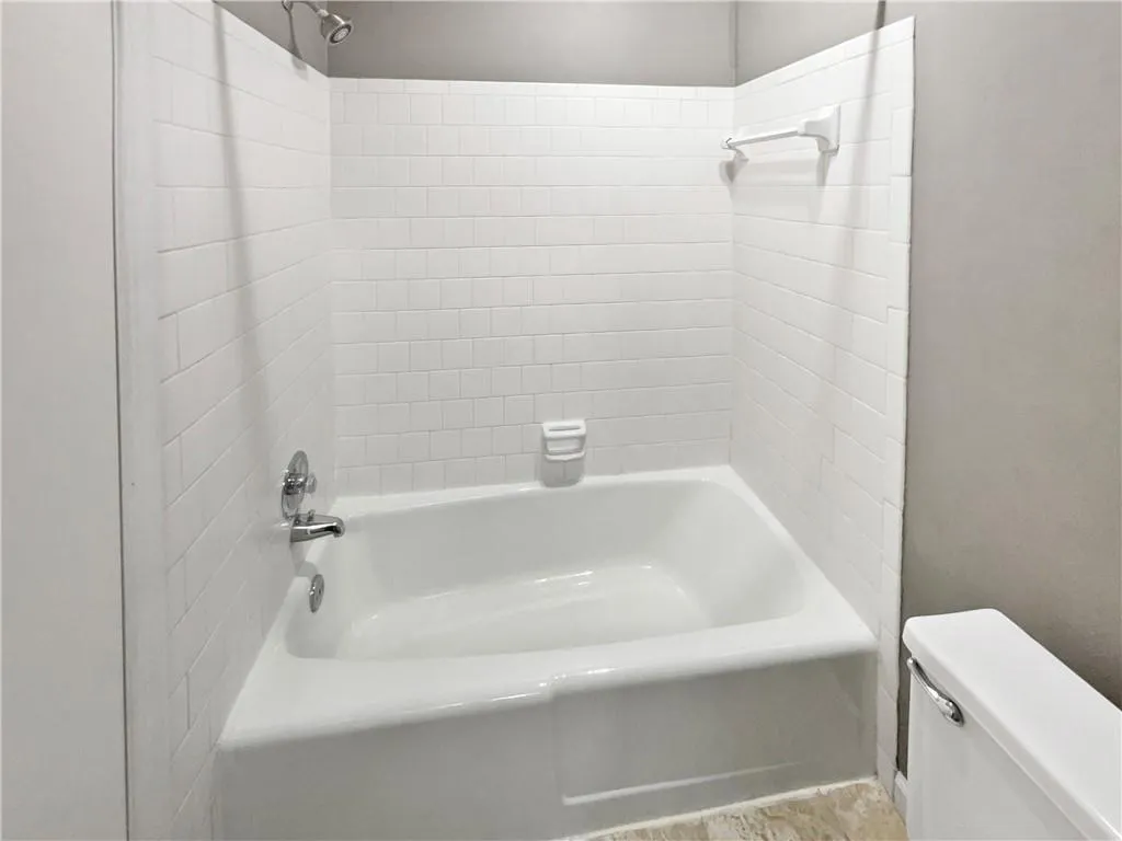 53 Monet Court Nw, Atlanta, Georgia 30327, 1 Bedroom Bedrooms, ,1 BathroomBathrooms,Residential,For Sale,53 Monet Court Nw,7575831