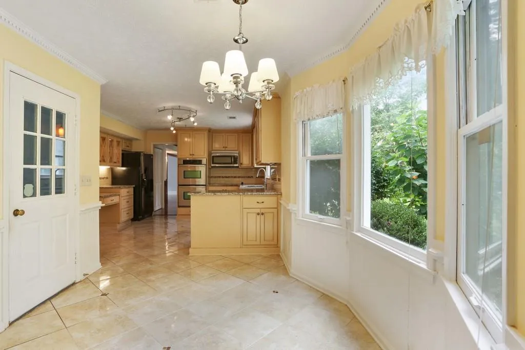 7598 Van Eyck Way, Sandy Springs, Georgia 30350, 4 Bedrooms Bedrooms, ,2 BathroomsBathrooms,Residential,Sold,7598 Van Eyck Way,5866446