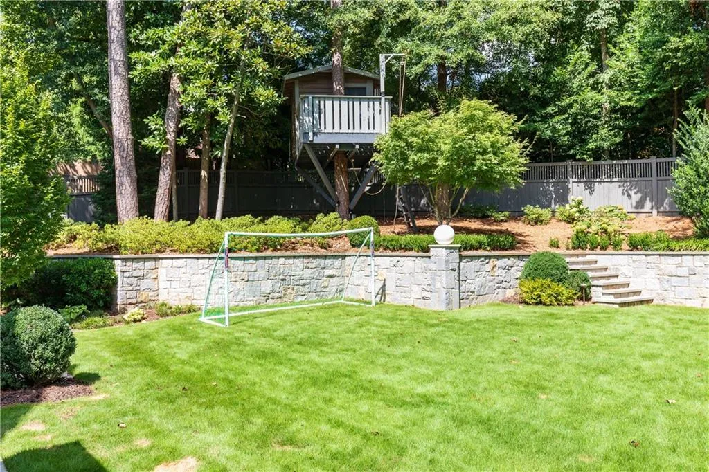 192 Pine Lake Drive, Atlanta, Georgia 30327, 6 Bedrooms Bedrooms, ,6 BathroomsBathrooms,Residential,Sold,192 Pine Lake Drive,6612850