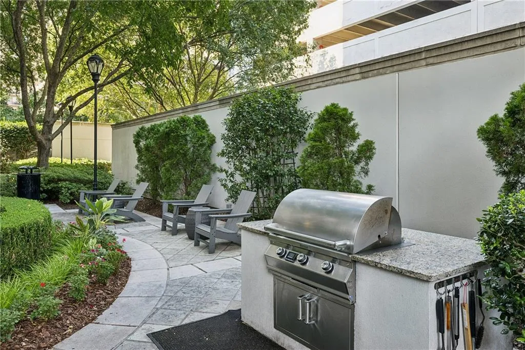 195 14th Street Ne Unit 703, Atlanta, Georgia 30309, 1 Bedroom Bedrooms, ,1 BathroomBathrooms,Residential,For Sale,195 14th Street Ne Unit 703,7646639