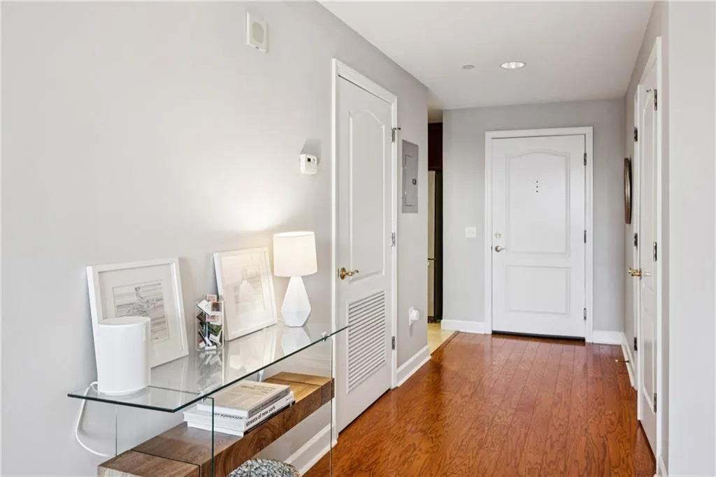 195 14th Street Ne Unit 703, Atlanta, Georgia 30309, 1 Bedroom Bedrooms, ,1 BathroomBathrooms,Residential,For Sale,195 14th Street Ne Unit 703,7646639