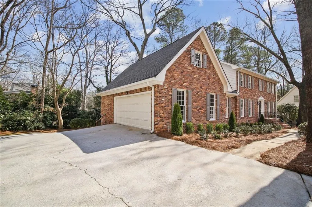 7609 Auden Trail, Sandy Springs, Georgia 30350, 5 Bedrooms Bedrooms, ,3 BathroomsBathrooms,Residential,Sold,7609 Auden Trail,7007870