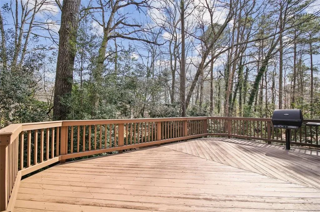 7609 Auden Trail, Sandy Springs, Georgia 30350, 5 Bedrooms Bedrooms, ,3 BathroomsBathrooms,Residential,Sold,7609 Auden Trail,7007870