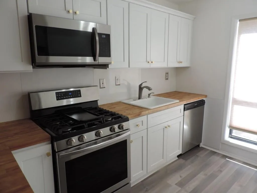 205 Woodcliff Drive, Sandy Springs, Georgia 30350, 2 Bedrooms Bedrooms, ,2 BathroomsBathrooms,Residential,Sold,205 Woodcliff Drive,7239573