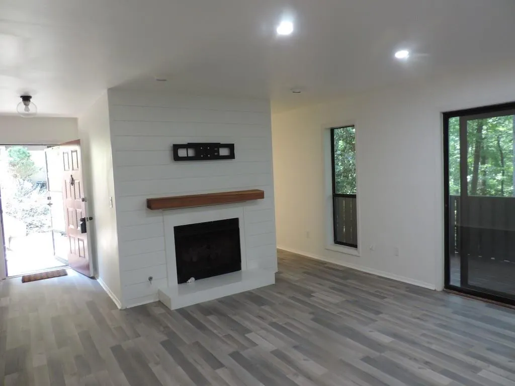 205 Woodcliff Drive, Sandy Springs, Georgia 30350, 2 Bedrooms Bedrooms, ,2 BathroomsBathrooms,Residential,Sold,205 Woodcliff Drive,7239573