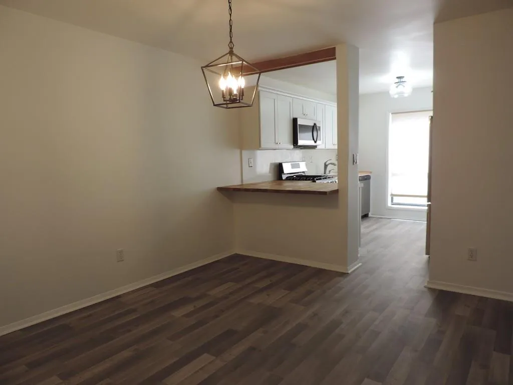 205 Woodcliff Drive, Sandy Springs, Georgia 30350, 2 Bedrooms Bedrooms, ,2 BathroomsBathrooms,Residential,Sold,205 Woodcliff Drive,7239573