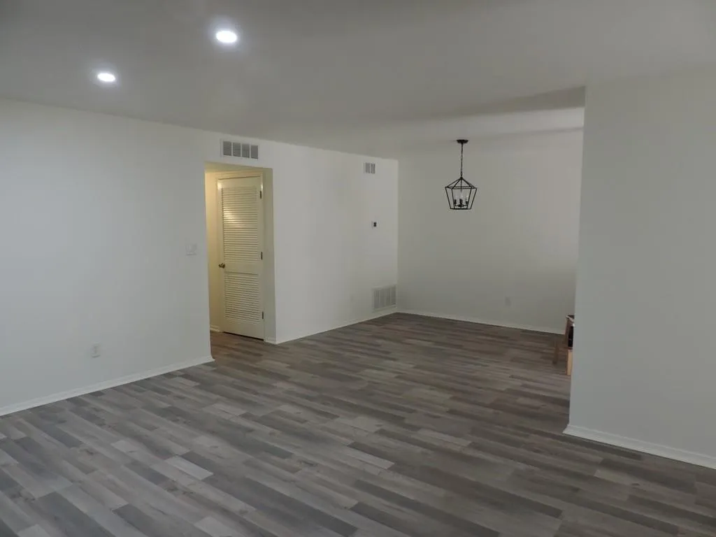 205 Woodcliff Drive, Sandy Springs, Georgia 30350, 2 Bedrooms Bedrooms, ,2 BathroomsBathrooms,Residential,Sold,205 Woodcliff Drive,7239573