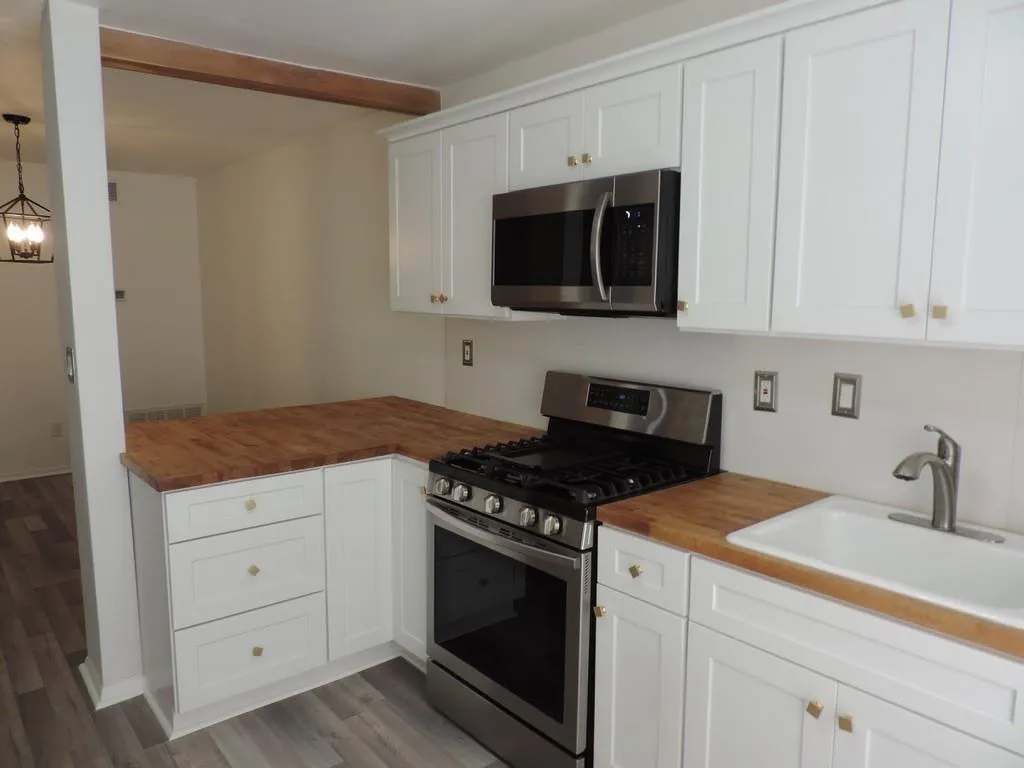 205 Woodcliff Drive, Sandy Springs, Georgia 30350, 2 Bedrooms Bedrooms, ,2 BathroomsBathrooms,Residential,Sold,205 Woodcliff Drive,7239573