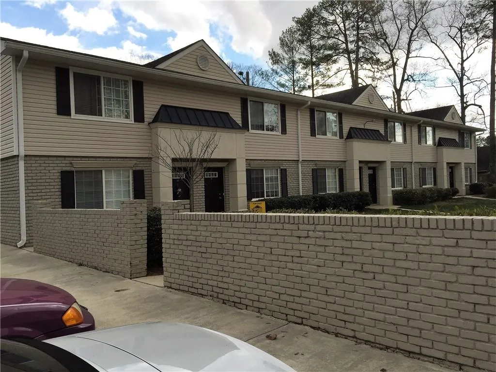 6940 Roswell Road Unit 6b, Atlanta, Georgia 30328, 2 Bedrooms Bedrooms, ,1 BathroomBathrooms,Residential,Sold,6940 Roswell Road Unit 6b,5793174