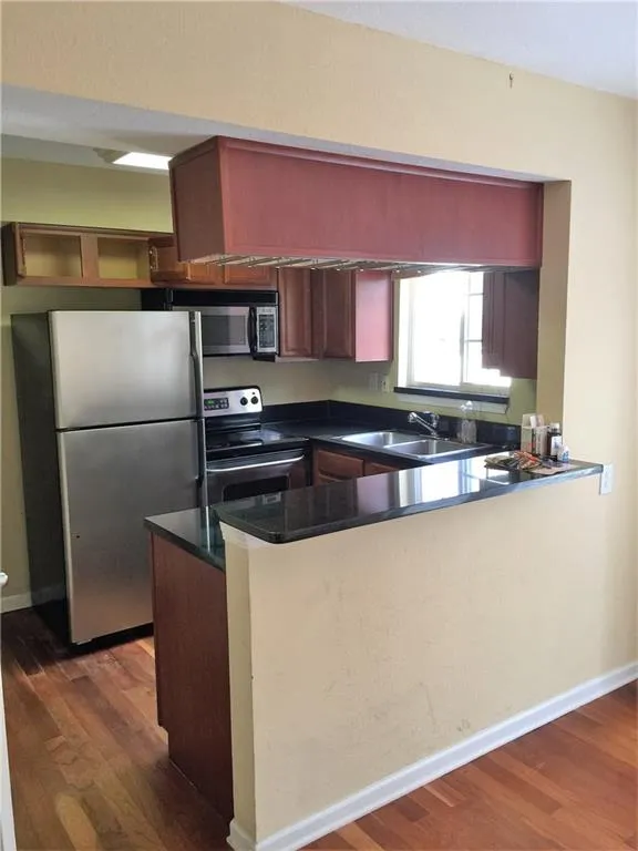 6940 Roswell Road Unit 6b, Atlanta, Georgia 30328, 2 Bedrooms Bedrooms, ,1 BathroomBathrooms,Residential,Sold,6940 Roswell Road Unit 6b,5793174