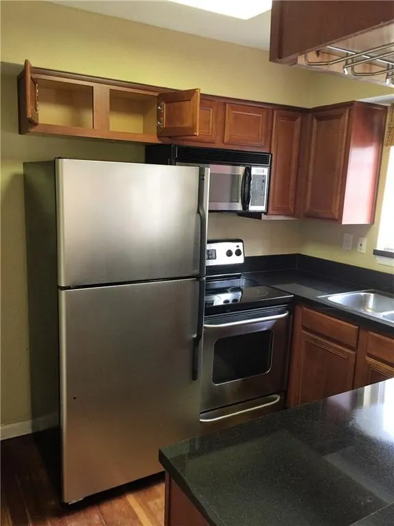 6940 Roswell Road Unit 6b, Atlanta, Georgia 30328, 2 Bedrooms Bedrooms, ,1 BathroomBathrooms,Residential,Sold,6940 Roswell Road Unit 6b,5793174