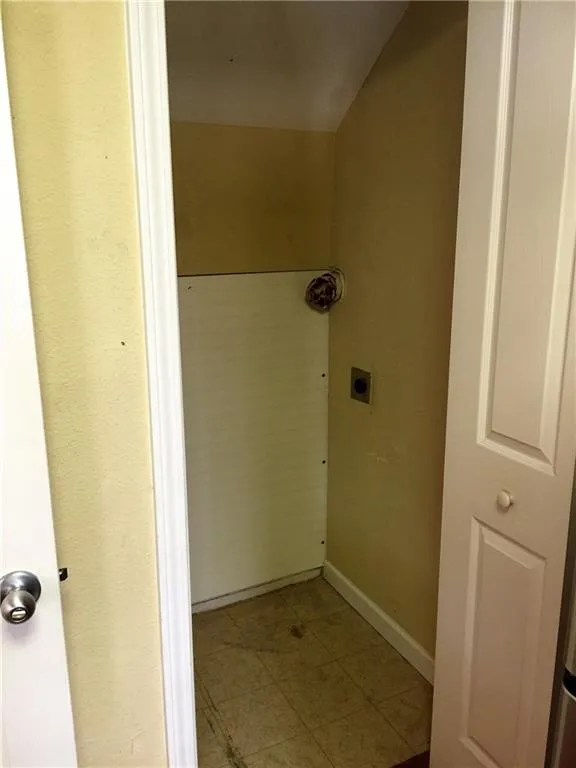 6940 Roswell Road Unit 6b, Atlanta, Georgia 30328, 2 Bedrooms Bedrooms, ,1 BathroomBathrooms,Residential,Sold,6940 Roswell Road Unit 6b,5793174