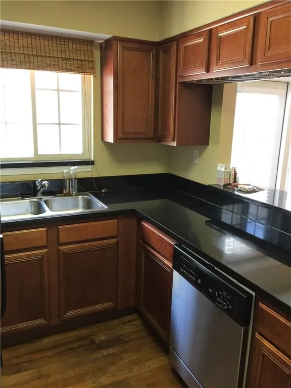 6940 Roswell Road Unit 6b, Atlanta, Georgia 30328, 2 Bedrooms Bedrooms, ,1 BathroomBathrooms,Residential,Sold,6940 Roswell Road Unit 6b,5793174