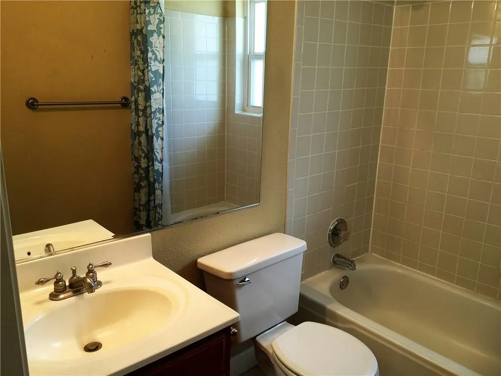 6940 Roswell Road Unit 6b, Atlanta, Georgia 30328, 2 Bedrooms Bedrooms, ,1 BathroomBathrooms,Residential,Sold,6940 Roswell Road Unit 6b,5793174