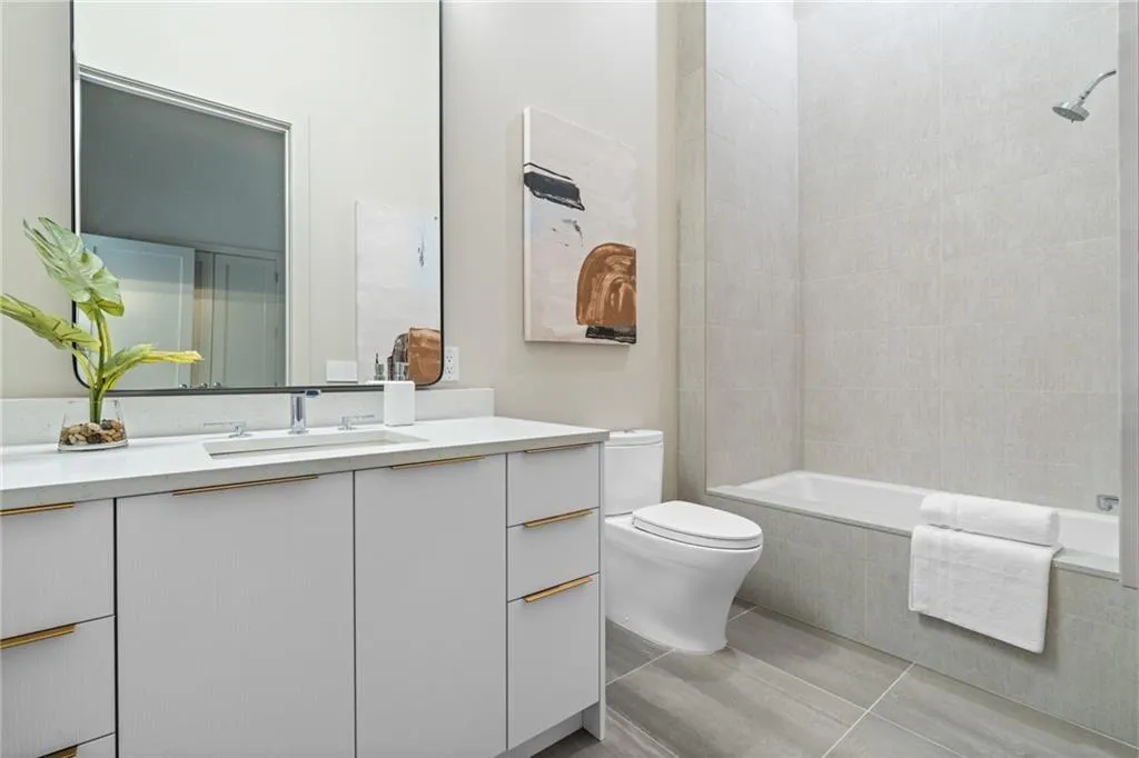 40 12th Street Unit 1004, Atlanta, Georgia 30309, 3 Bedrooms Bedrooms, ,3 BathroomsBathrooms,Residential,For Sale,40 12th Street Unit 1004,7607472