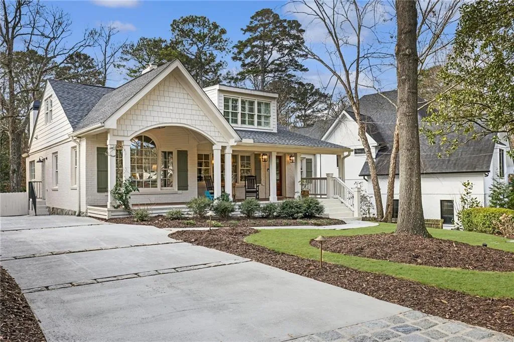 2622 Ellwood Drive Ne, Atlanta, Georgia 30305, 5 Bedrooms Bedrooms, 0 ,5 BathroomsBathrooms,Residential,Sold,2622 Ellwood Drive Ne,7705908