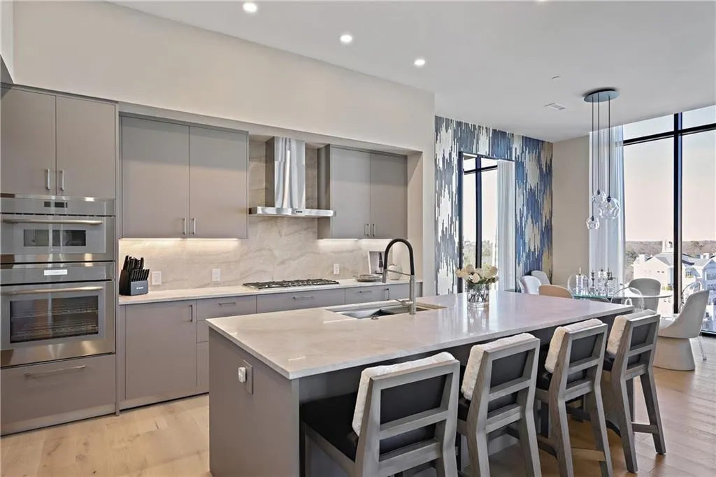 2425 Peachtree Road Ne Unit 1802, Atlanta, Georgia 30305, 2 Bedrooms Bedrooms, 0 ,2 BathroomsBathrooms,Residential,For Sale,2425 Peachtree Road Ne Unit 1802,7705513