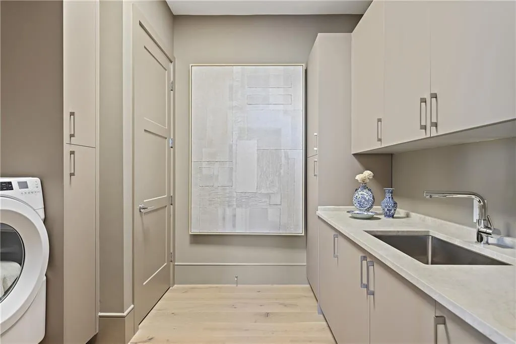 2425 Peachtree Road Ne Unit 1802, Atlanta, Georgia 30305, 2 Bedrooms Bedrooms, 0 ,2 BathroomsBathrooms,Residential,For Sale,2425 Peachtree Road Ne Unit 1802,7705513