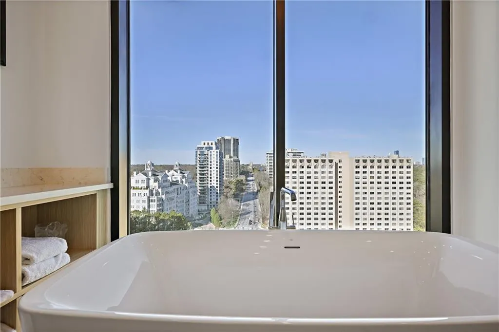 2425 Peachtree Road Ne Unit 1802, Atlanta, Georgia 30305, 2 Bedrooms Bedrooms, 0 ,2 BathroomsBathrooms,Residential,For Sale,2425 Peachtree Road Ne Unit 1802,7705513
