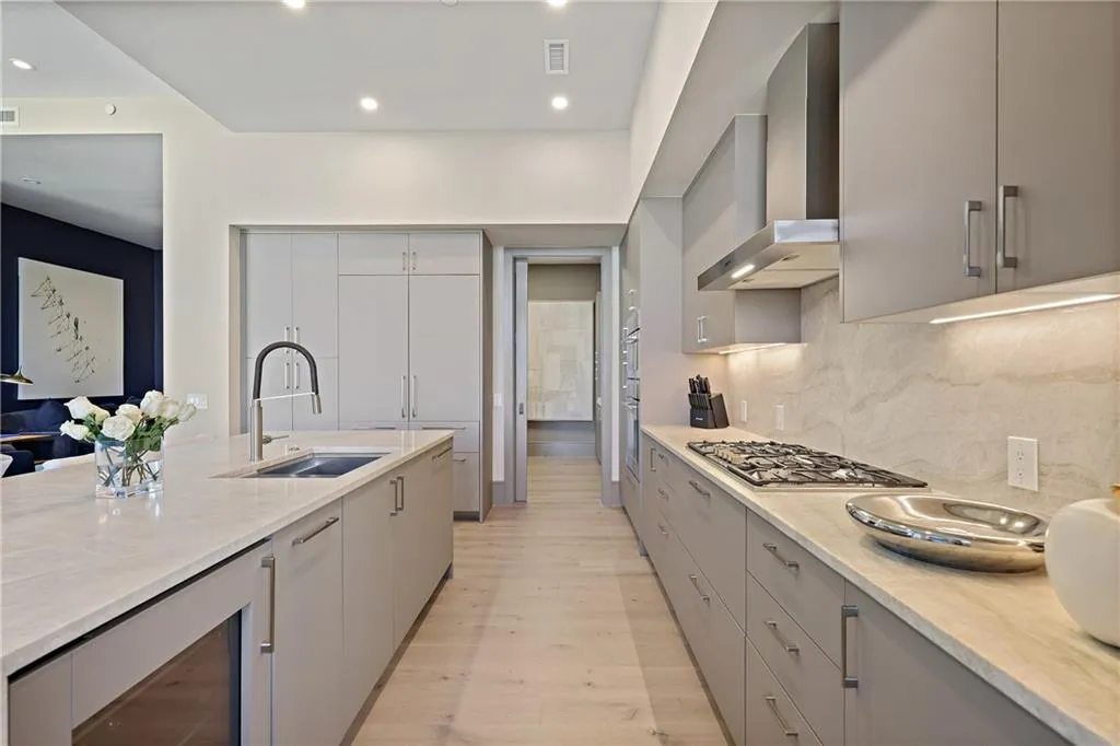 2425 Peachtree Road Ne Unit 1802, Atlanta, Georgia 30305, 2 Bedrooms Bedrooms, 0 ,2 BathroomsBathrooms,Residential,For Sale,2425 Peachtree Road Ne Unit 1802,7705513