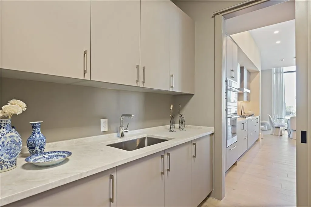 2425 Peachtree Road Ne Unit 1802, Atlanta, Georgia 30305, 2 Bedrooms Bedrooms, 0 ,2 BathroomsBathrooms,Residential,For Sale,2425 Peachtree Road Ne Unit 1802,7705513