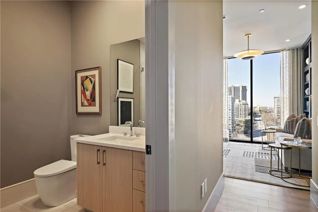 2425 Peachtree Road Ne Unit 1802, Atlanta, Georgia 30305, 2 Bedrooms Bedrooms, 0 ,2 BathroomsBathrooms,Residential,For Sale,2425 Peachtree Road Ne Unit 1802,7705513