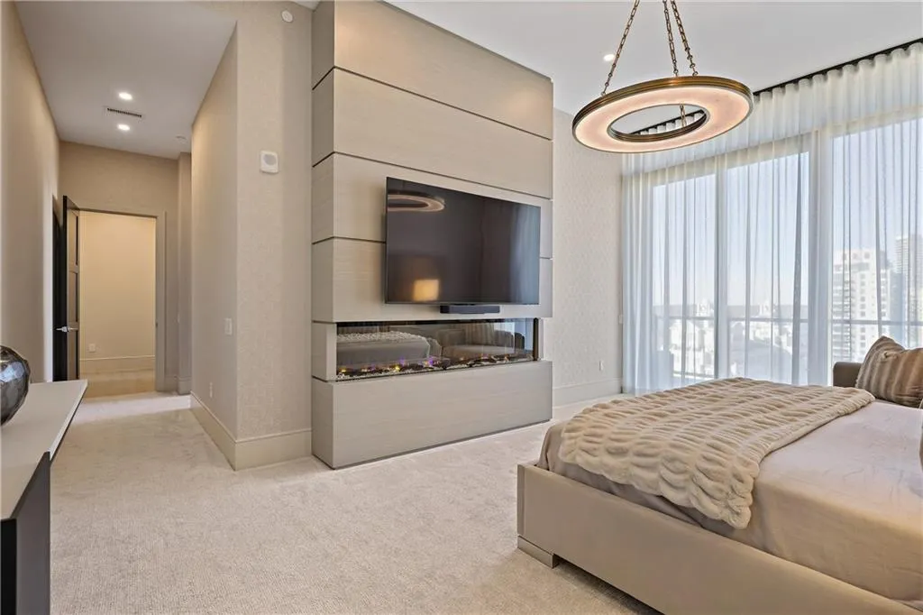2425 Peachtree Road Ne Unit 1802, Atlanta, Georgia 30305, 2 Bedrooms Bedrooms, 0 ,2 BathroomsBathrooms,Residential,For Sale,2425 Peachtree Road Ne Unit 1802,7705513