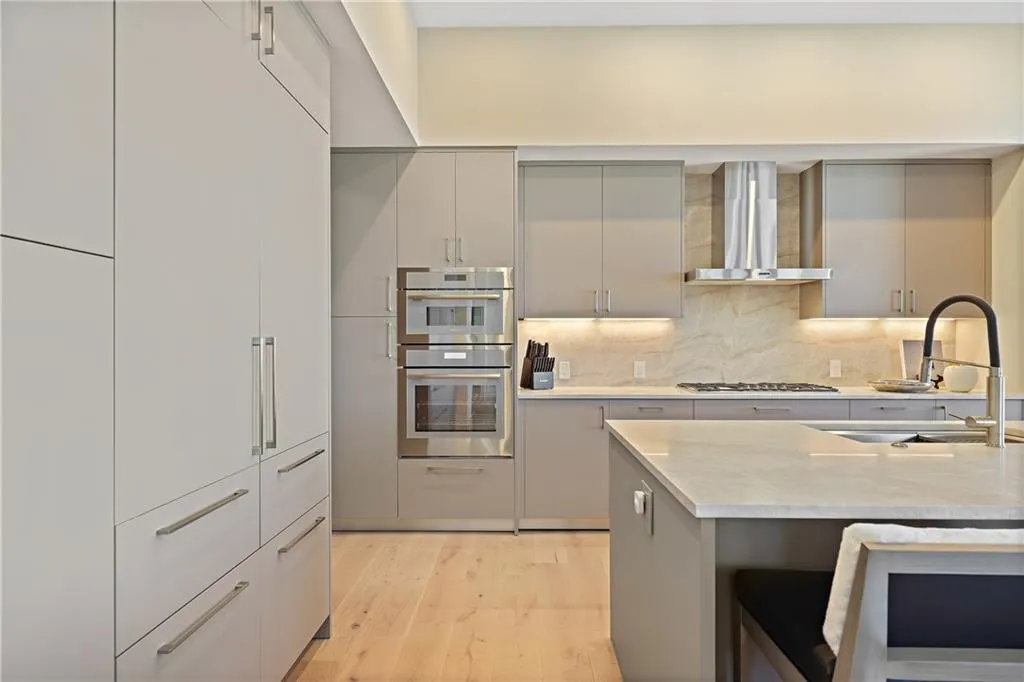 2425 Peachtree Road Ne Unit 1802, Atlanta, Georgia 30305, 2 Bedrooms Bedrooms, 0 ,2 BathroomsBathrooms,Residential,For Sale,2425 Peachtree Road Ne Unit 1802,7705513