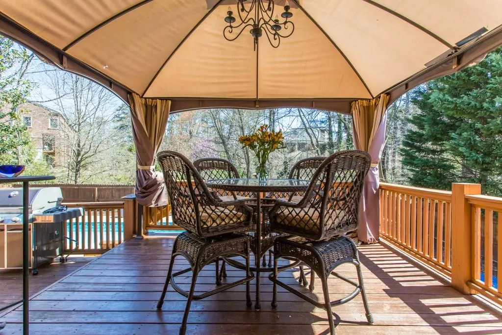 1213 Newbridge Trace Ne, Brookhaven, Georgia 30319, 3 Bedrooms Bedrooms, ,2 BathroomsBathrooms,Residential,Sold,1213 Newbridge Trace Ne,5799237