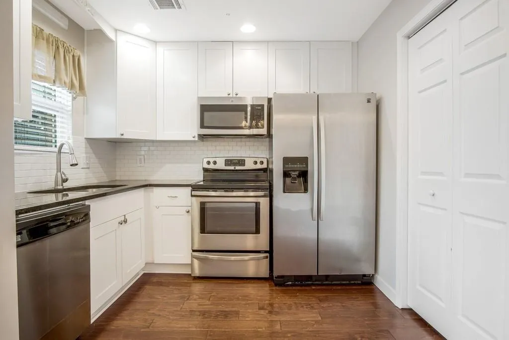 265 Winding River Drive Unit F, Sandy Springs, Georgia 30350, 2 Bedrooms Bedrooms, ,1 BathroomBathrooms,Residential,Sold,265 Winding River Drive Unit F,6806130