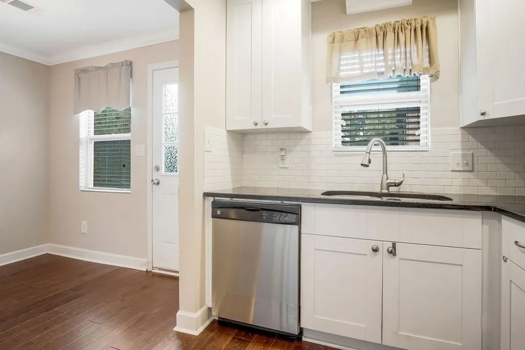 265 Winding River Drive Unit F, Sandy Springs, Georgia 30350, 2 Bedrooms Bedrooms, ,1 BathroomBathrooms,Residential,Sold,265 Winding River Drive Unit F,6806130