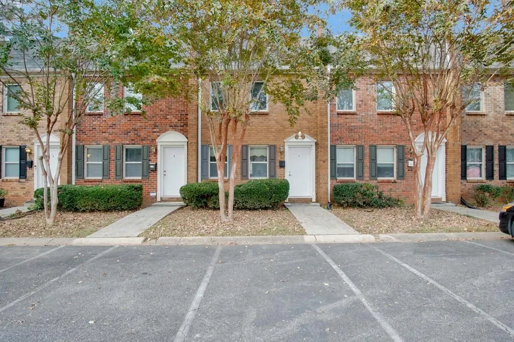 265 Winding River Drive Unit F, Sandy Springs, Georgia 30350, 2 Bedrooms Bedrooms, ,1 BathroomBathrooms,Residential,Sold,265 Winding River Drive Unit F,6806130