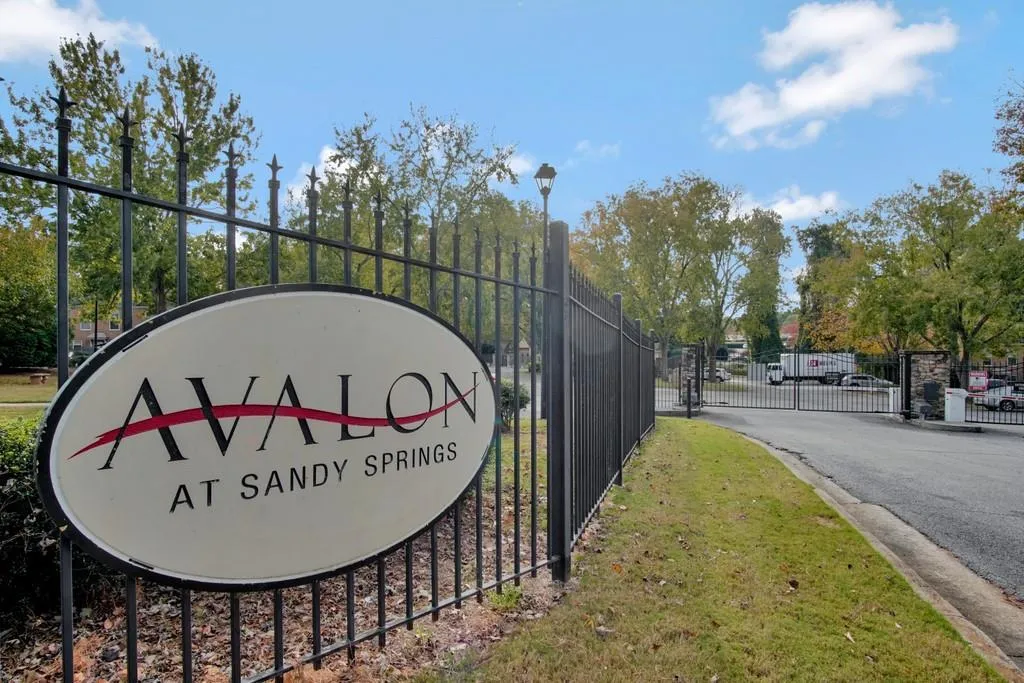 265 Winding River Drive Unit F, Sandy Springs, Georgia 30350, 2 Bedrooms Bedrooms, ,1 BathroomBathrooms,Residential,Sold,265 Winding River Drive Unit F,6806130