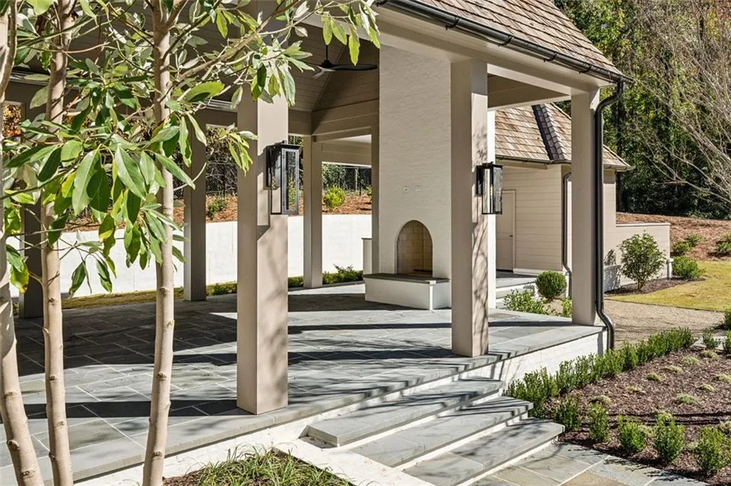 840 N Island Drive, Sandy Springs, Georgia 30327, 5 Bedrooms Bedrooms, ,7 BathroomsBathrooms,Residential,Sold,840 N Island Drive,7472429