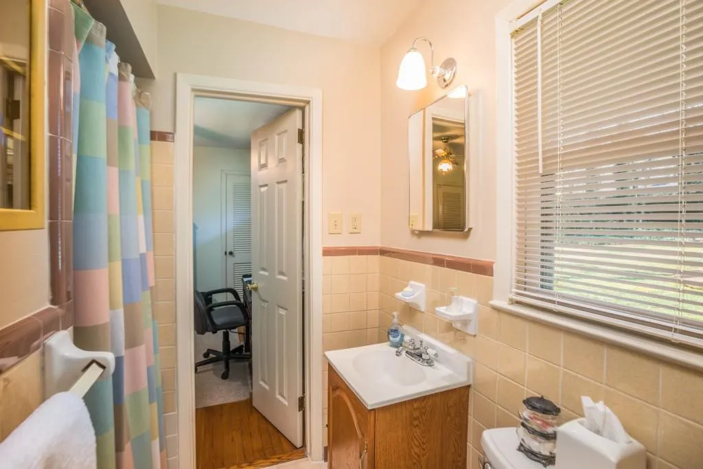 255 Brook Drive, Sandy Springs, Georgia 30328, 3 Bedrooms Bedrooms, ,2 BathroomsBathrooms,Residential,Sold,255 Brook Drive,5978622