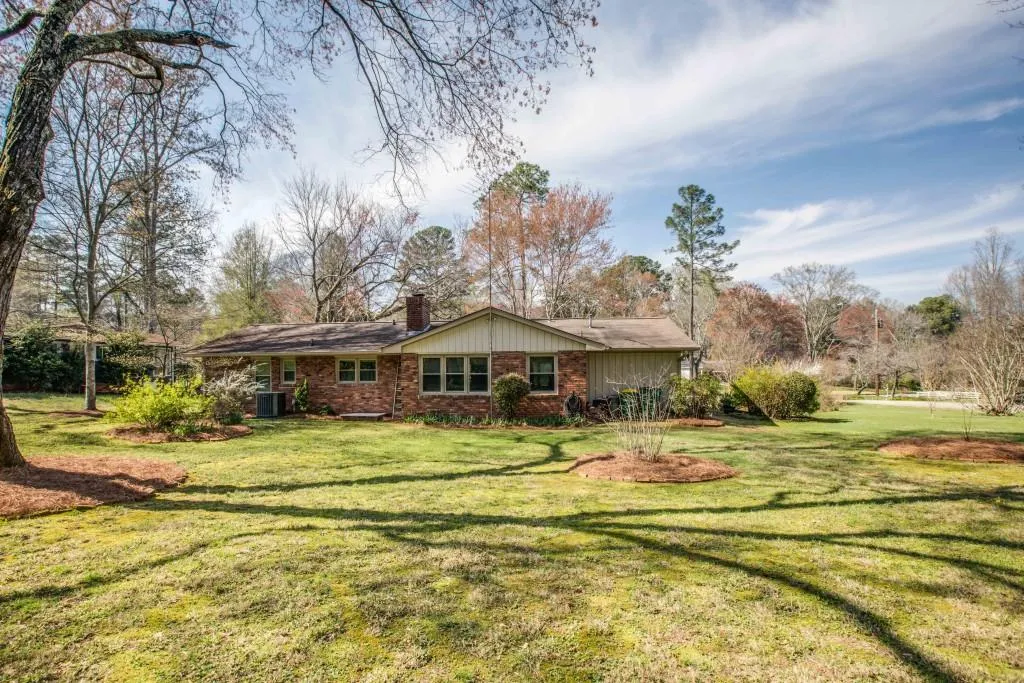 255 Brook Drive, Sandy Springs, Georgia 30328, 3 Bedrooms Bedrooms, ,2 BathroomsBathrooms,Residential,Sold,255 Brook Drive,5978622