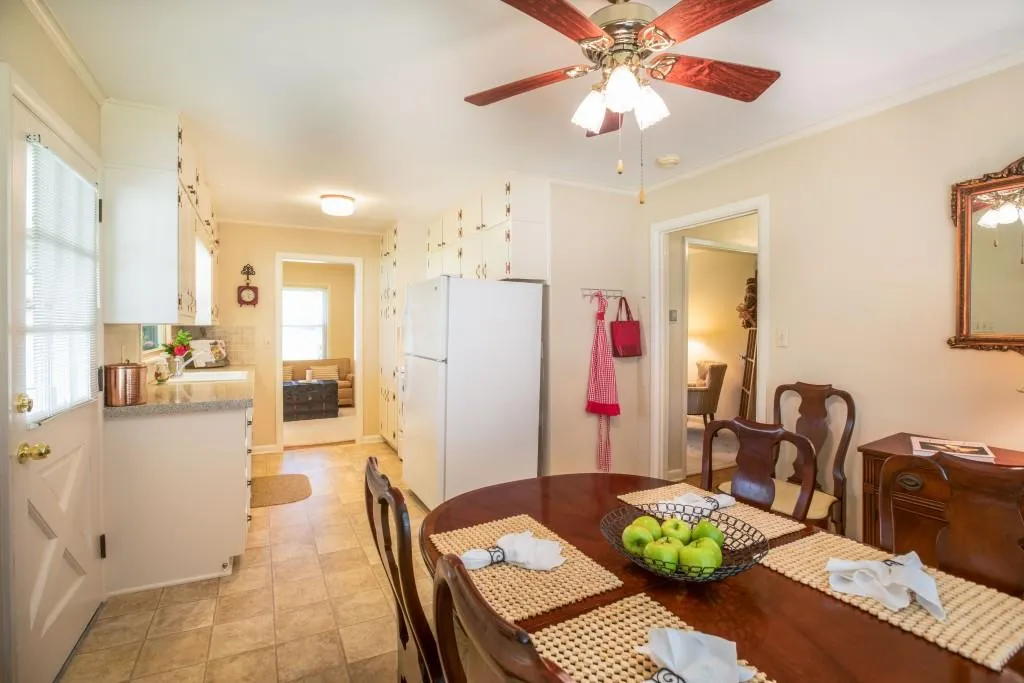 255 Brook Drive, Sandy Springs, Georgia 30328, 3 Bedrooms Bedrooms, ,2 BathroomsBathrooms,Residential,Sold,255 Brook Drive,5978622